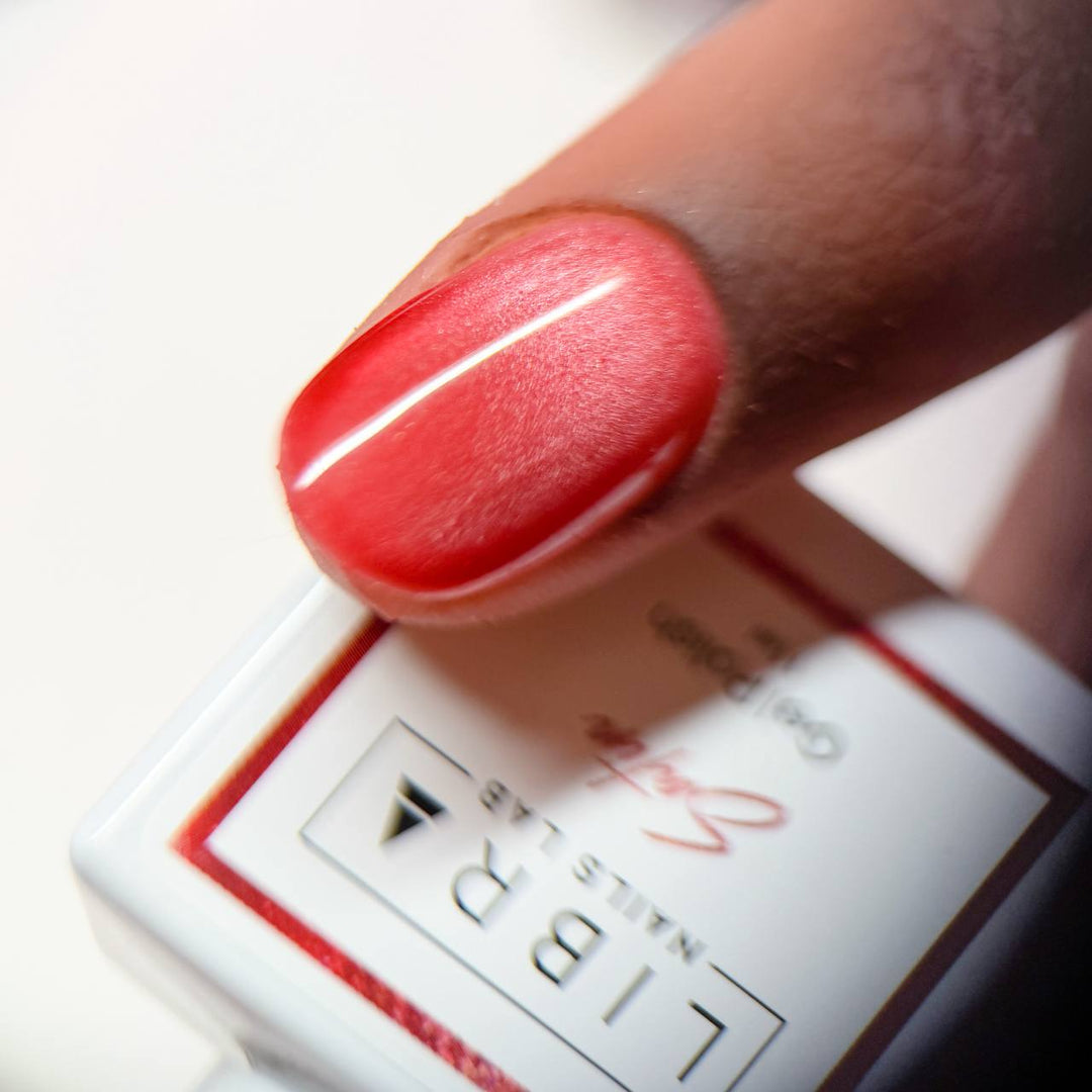 ''Satin'' - CAT EYE Gel Polish